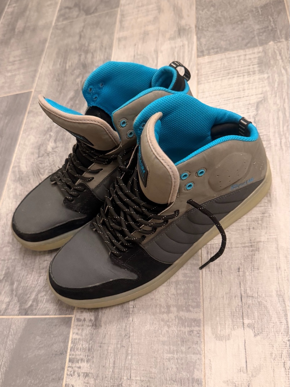 Supra Men's Mid-Top Sneakers in Gray and Teal